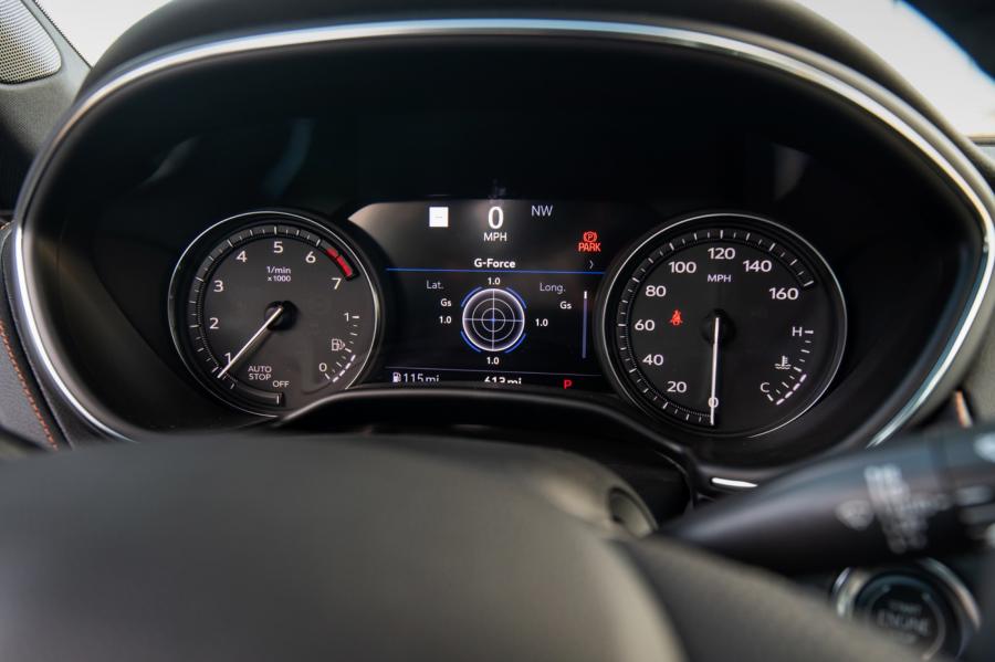 Панель приборов Cadillac CT5-V 2019 года  (фото 28 из 33)